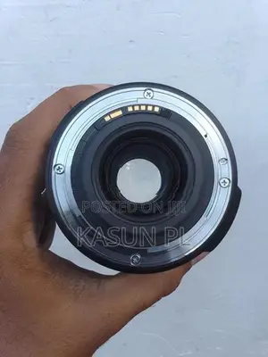 Canon 18-200 VR lens
