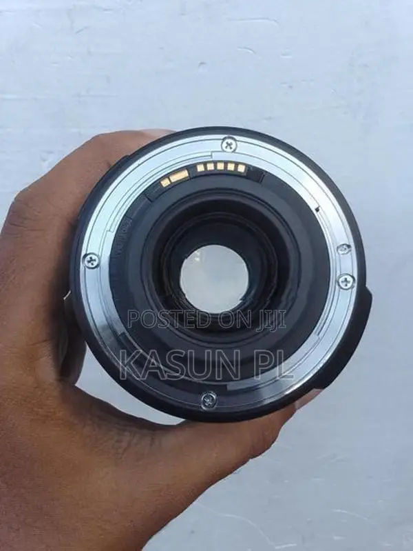 Canon 18-200 VR lens