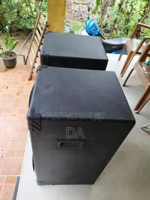 Amplifier with Speakers