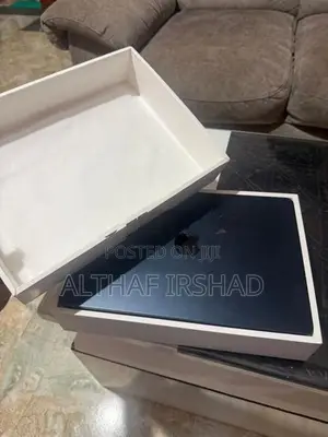 Apple MacBook M2
