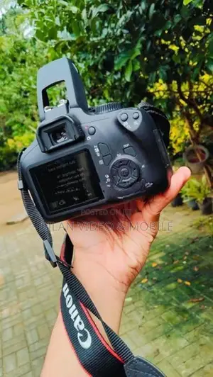 CANON 4000D