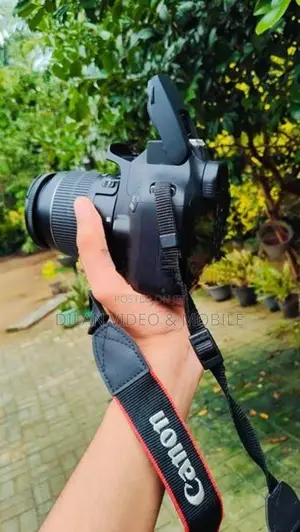CANON 4000D