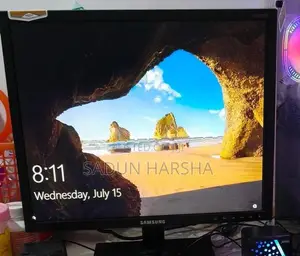 19 Inch Monitor
