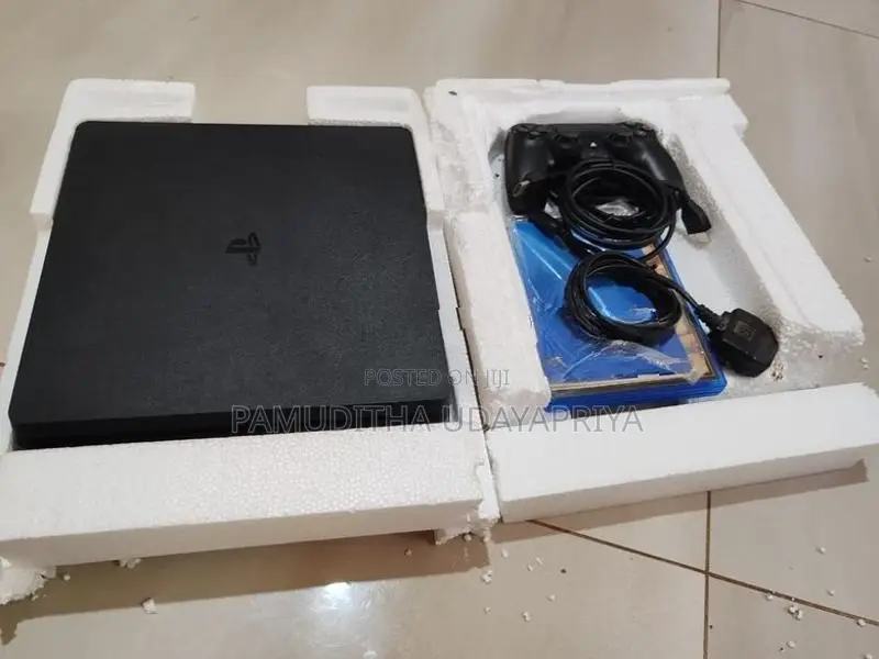Play Station 4