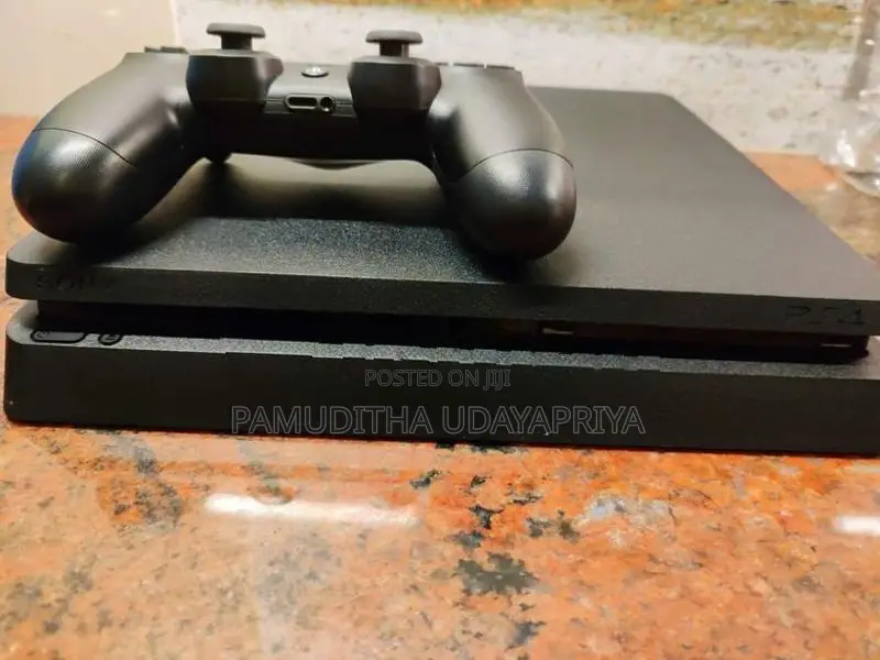 Play Station 4