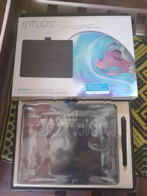 Wacom Intuos Art Graphic Tablet