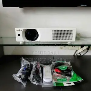 SANYO Multimedia Projector