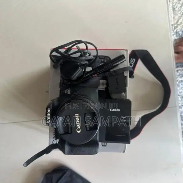 EOS 2000D