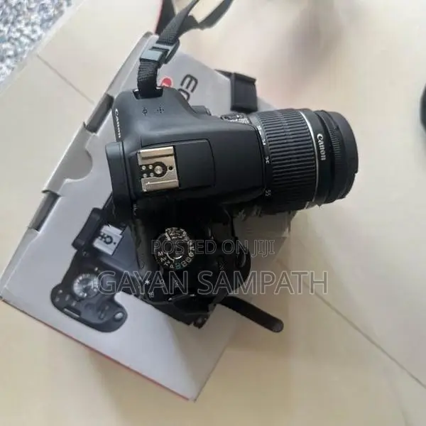 EOS 2000D