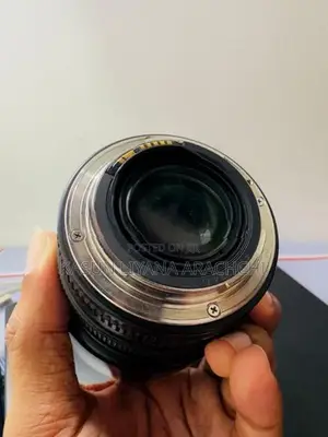 Canon 50mm 1.4 lense