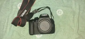 Canon 1200D Camera