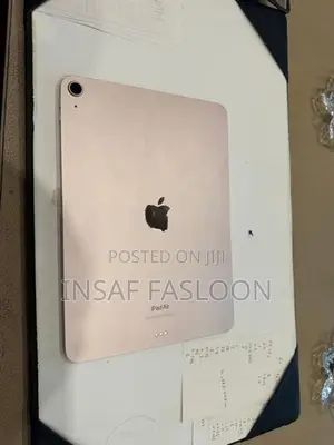 Apple iPad Air (5th Generation)