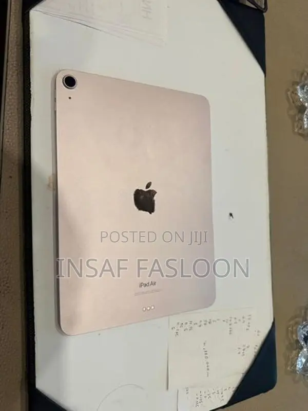 Apple iPad Air (5th Generation)