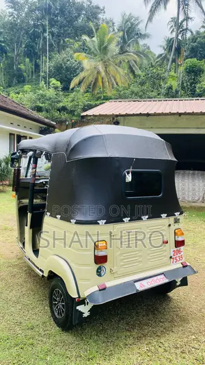 Bajaj RE 1999 Beige