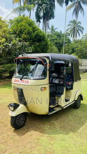 Bajaj RE 1999 Beige