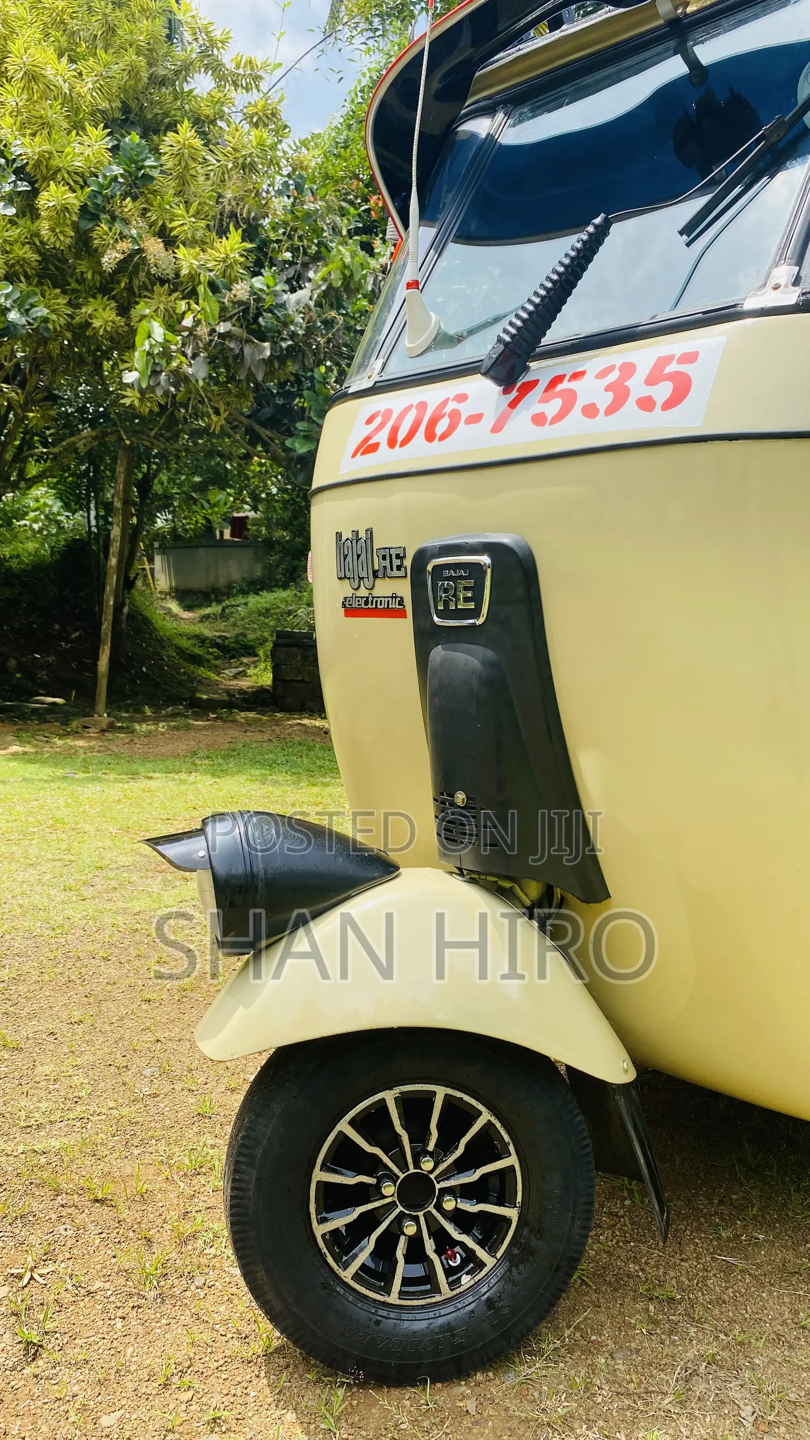 Bajaj RE 1999 Beige