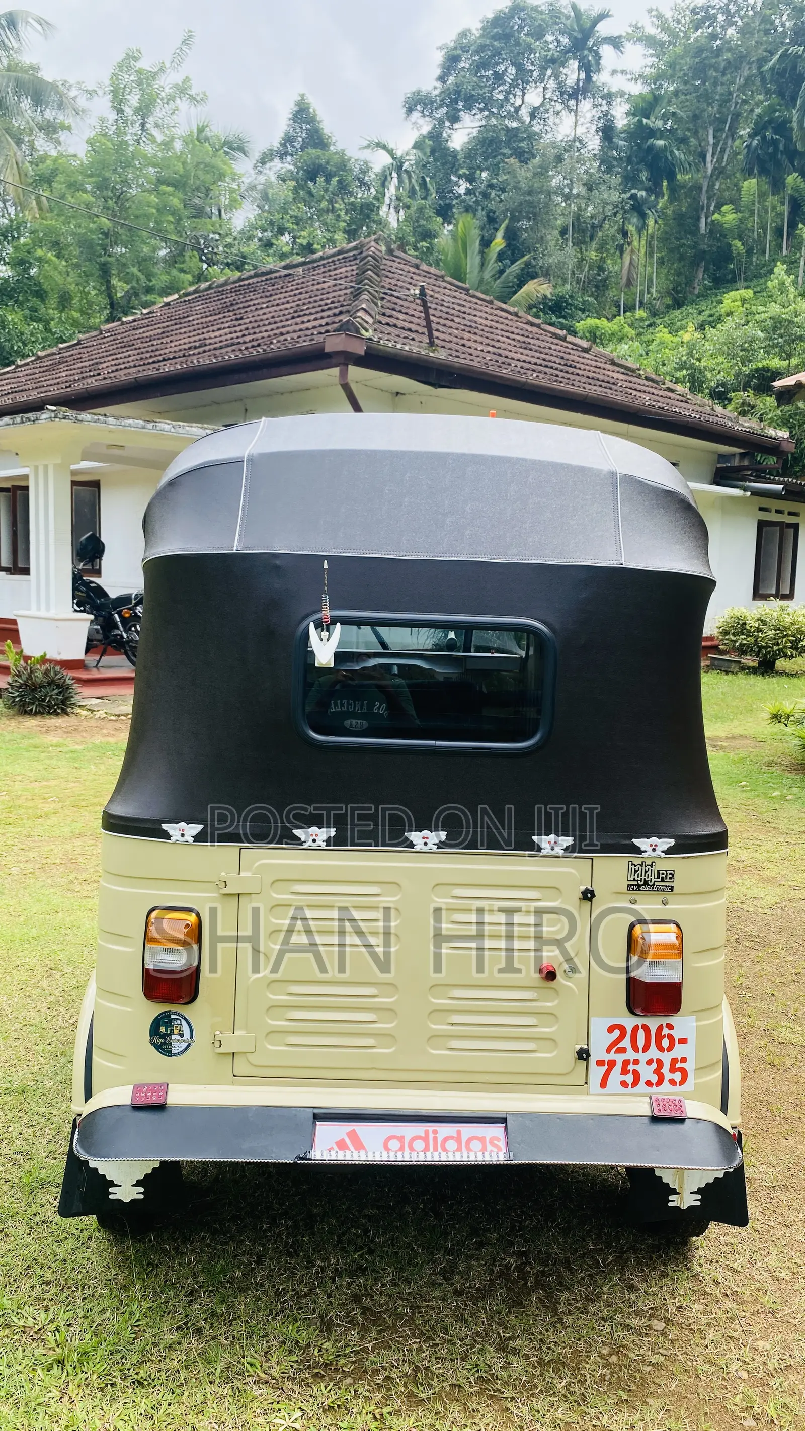 Bajaj RE 1999 Beige