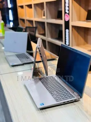 Dell Latitude 5520 - i5 11th Gen +16GB RAM /256GB NVME+15.6 Inch Lapto
