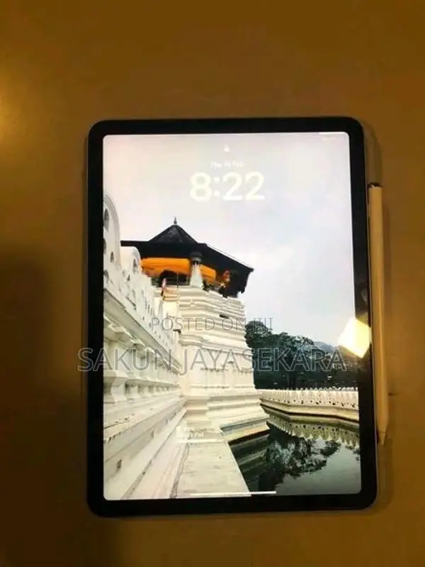 Apple iPad Air 4 (Used)