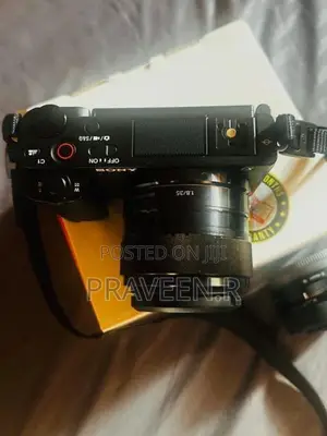 Sony ZV-E10 Mirrorless Camera With 16-50mm Lens