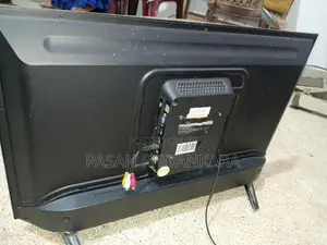 Unic 32 Inch LED TV