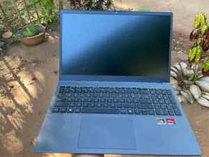 HP Laptop 15 Ryzen 3 8GB RAM / 1TB SSD