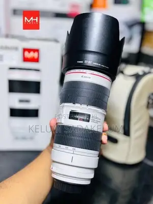 Canon EF 70.200mm 2.8f L is lll USM Lens