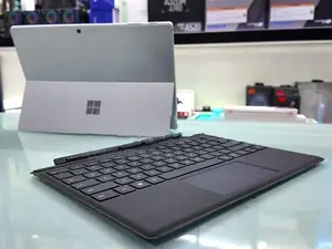Microsoft Surface Pro 1807 (5th Gen) i5 7th Gen 8GB RAM 256GB SSD 12.3