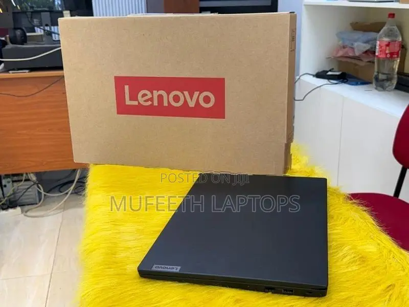 Lenovo i3 12Gen 8/256GB 15.6”FHD Display