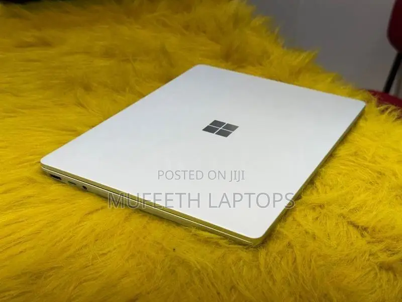 Surface Laptop Go3 i5 12Gen 16/256GB DDR 5