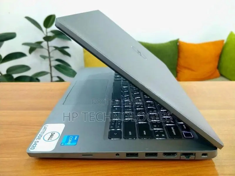 DELL I5 11 GEN 8GB RAM 256GB SSD