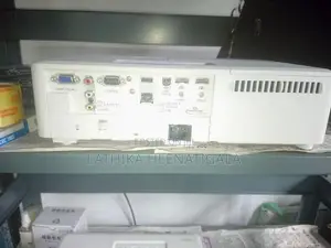 Multimedia Projector SANYO ,EIKI,EPSON VGA machine