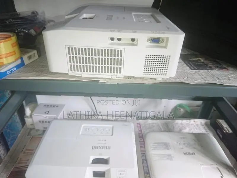 Multimedia Projector SANYO ,EIKI,EPSON VGA machine