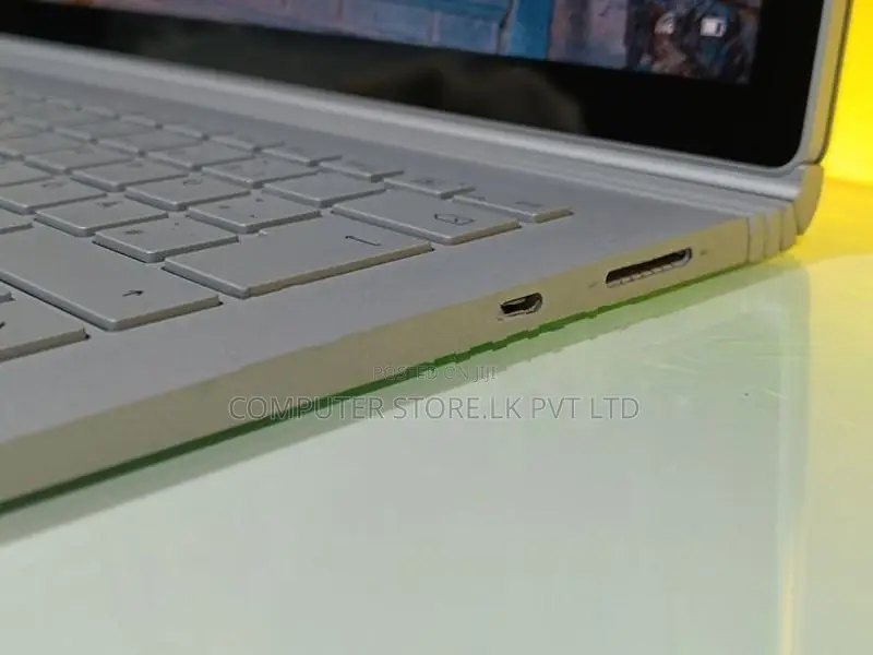 Microsoft Surface Book 2 CORE I5 7TH GEN 8GB RAM 256GB SSD