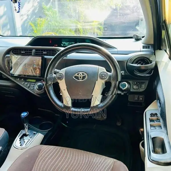 Toyota Aqua G Limited 2013