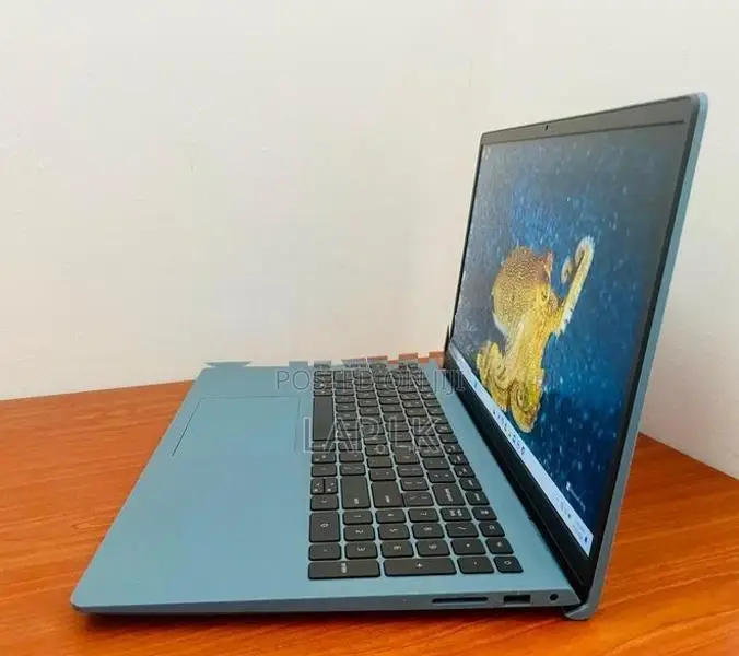 DELL Inspiron 3511 Core i3 11th Gen 15.6-inch FullHD Display 4GB RAM