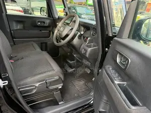 Honda N-Box Custom 2025