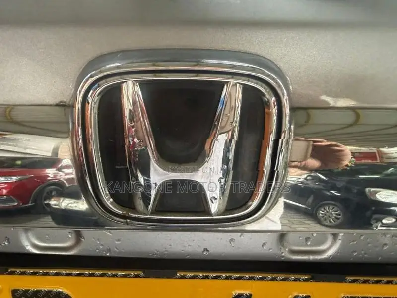 Honda N-Box Custom 2025