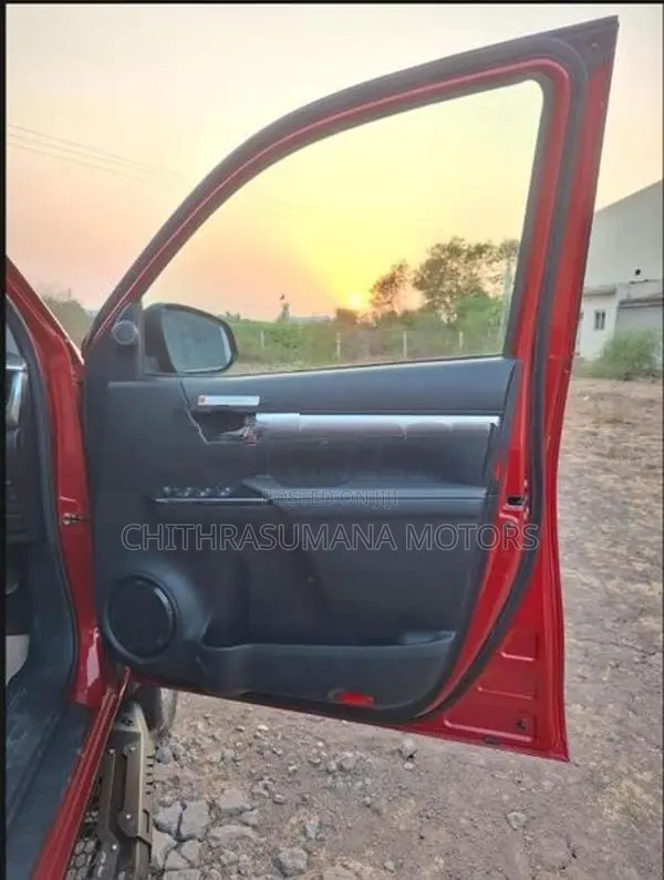 Toyota Hilux 2.8 L Turbo 2025
