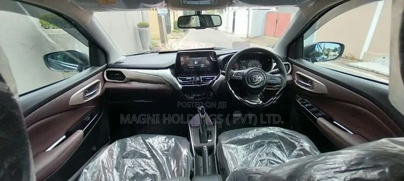 Toyota Taisor V Urben Cruiser 2026