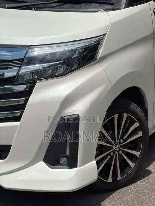 Toyota Roomy Custom Gt Turbo 2023