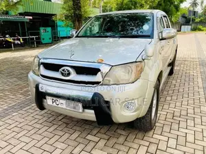 Toyota Hilux Double Cab 2011