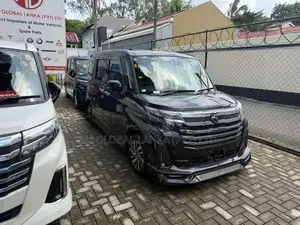Toyota Roomy Custom G 2023