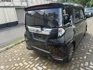 Toyota Roomy Custom G 2023
