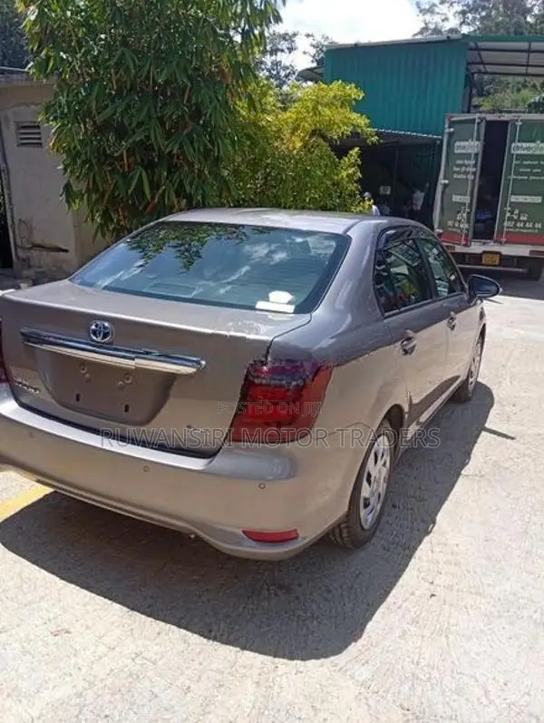 Toyota Axio EX Hybrid 2025