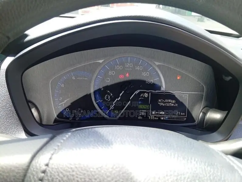 Toyota Axio EX Hybrid 2025