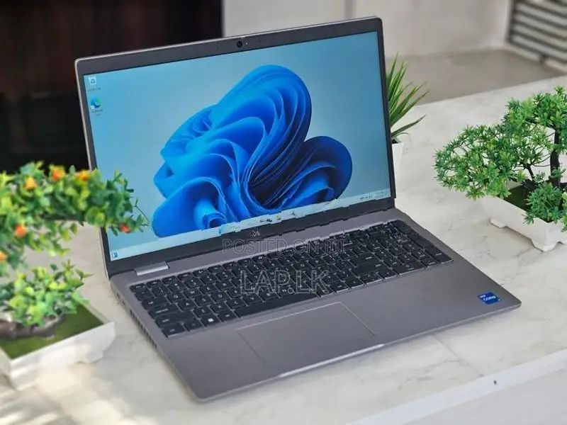 Dell Core i7 1185G7–11th Gen 15.6″FullHD 16GB RAM 512GB SSD