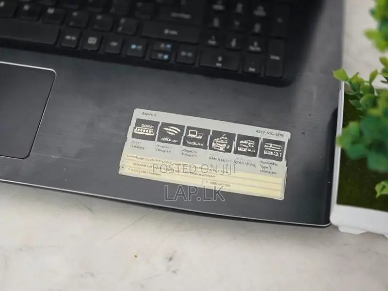 Acer Aspire A517-51G Core i7 7500U 7th Gen NVIDIA 940MX 2GB VGA