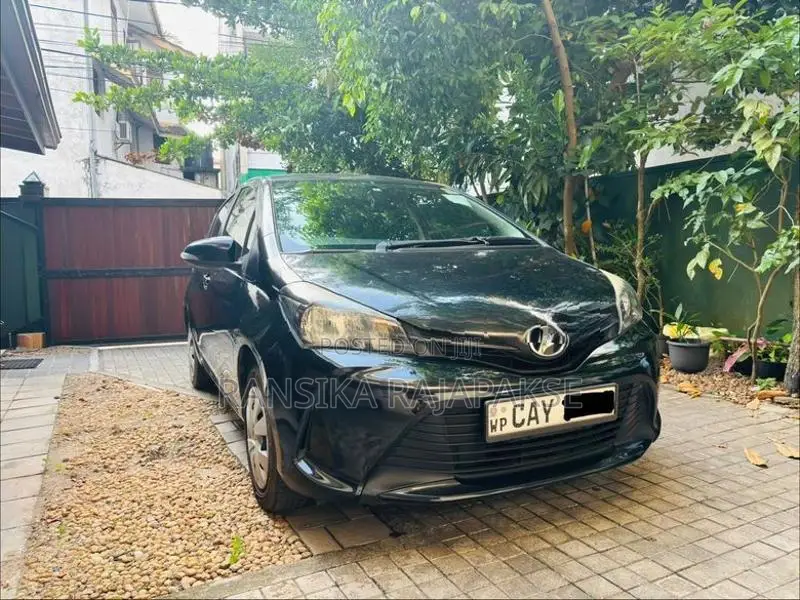 Toyota Vitz 2015