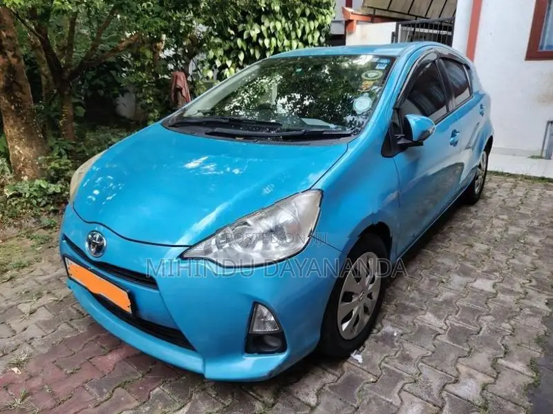 Toyota Aqua 2012